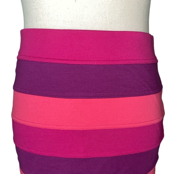 Lilly Pulitzer Cheyenne Banded Striped Pencil Slip Skirt in Passion Pink - S - Picture 3 of 11